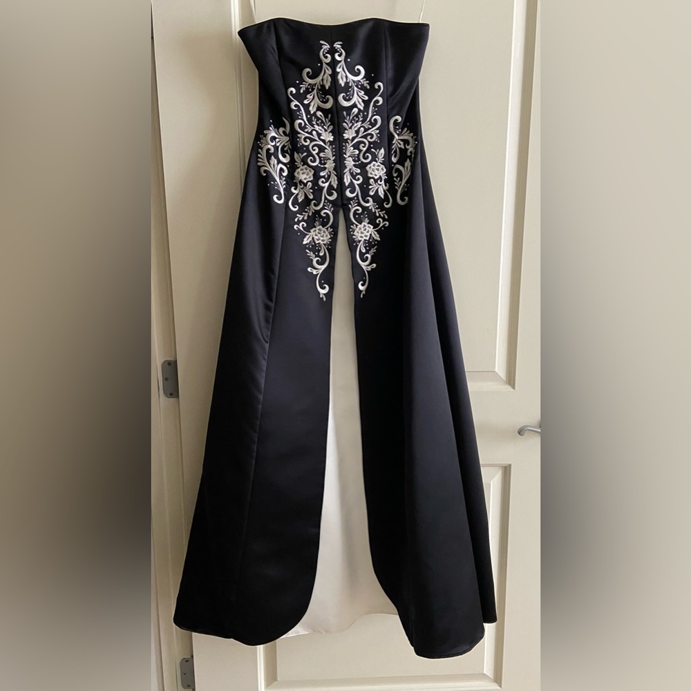 Jessica McClintock Y2K Princess BallGown Strapless Embroidered EUC size 10